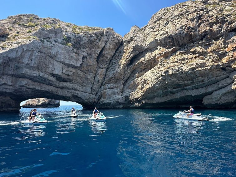 alquiler motos de agua en ibiza jet ski es Vedrà tours
