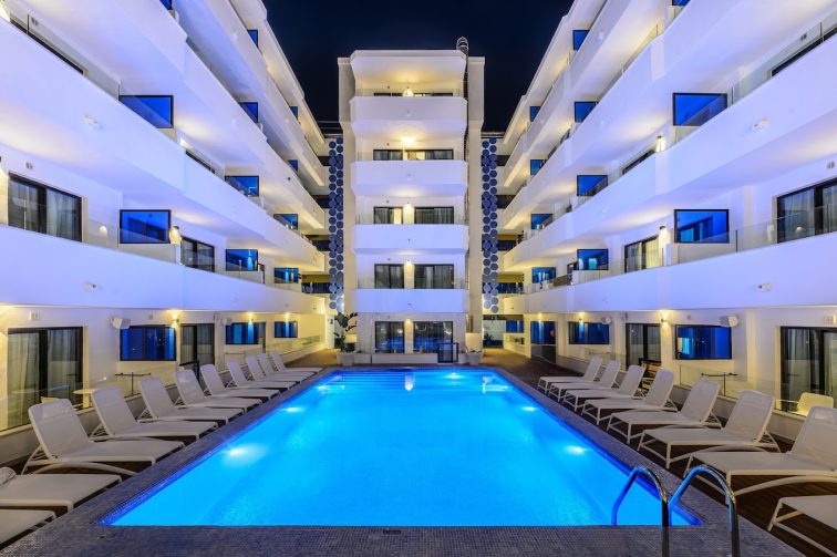 hoteles baratos en ibiza jabeque Blue